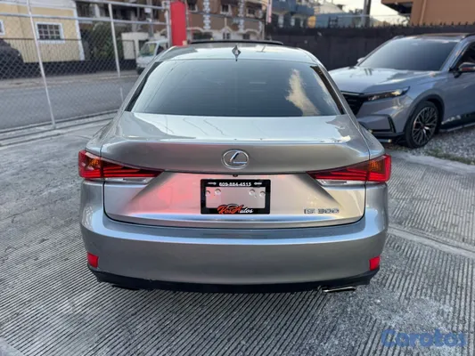 2018 Lexus Is — foto 5 / 9