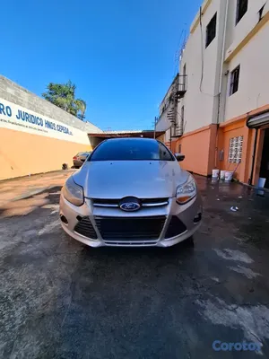 2014 Ford Focus — foto 2 / 6