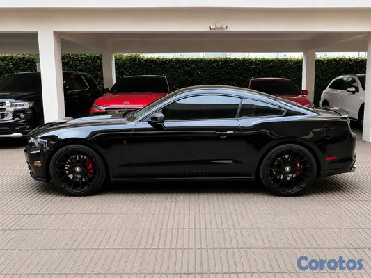 2014 Ford Mustang — foto 8 / 11