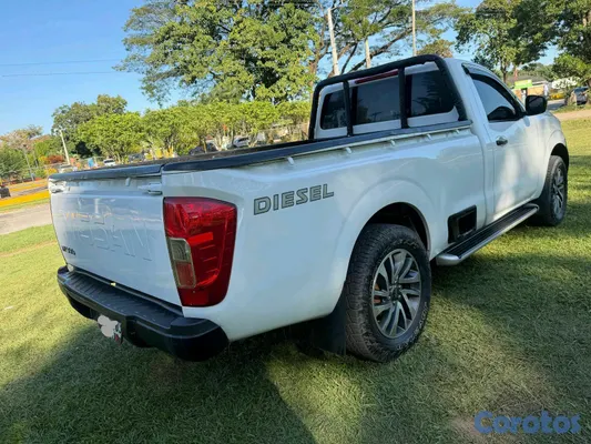 2016 Nissan Frontier — foto 2 / 9