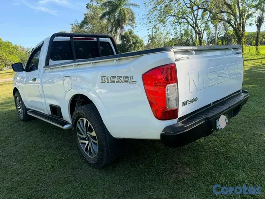 2016 Nissan Frontier — foto 4 / 9