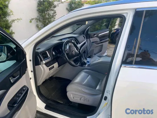 2017 Toyota Highlander — foto 3 / 11