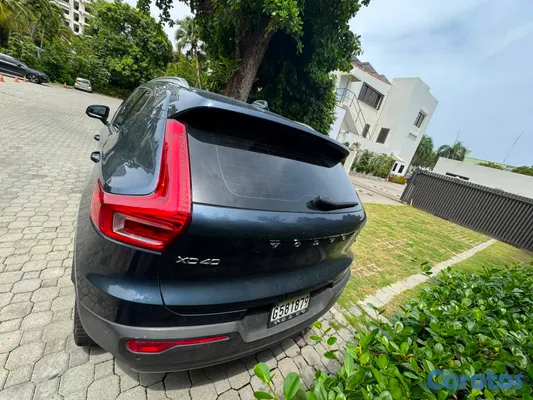 2022 Volvo XC40 INSCRIPTION — foto 5 / 10