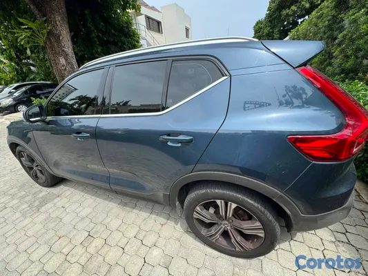 2022 Volvo XC40 INSCRIPTION — foto 6 / 10