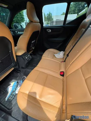 2022 Volvo XC40 INSCRIPTION — foto 7 / 10