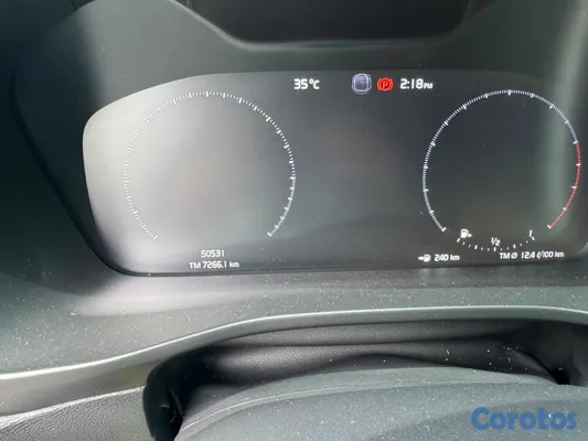 2022 Volvo XC40 INSCRIPTION — foto 8 / 10