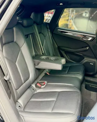 2020 Porsche Macan — foto 6 / 19