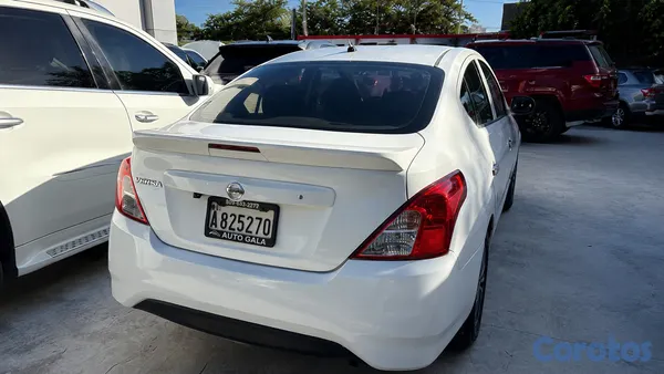 2016 Nissan Versa — foto 6 / 6