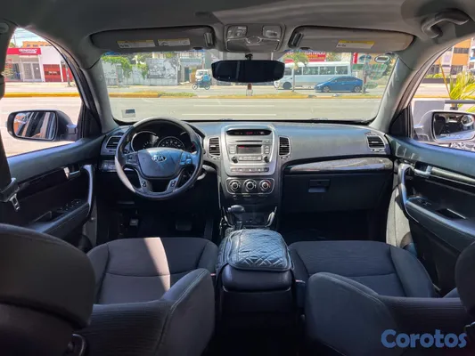 2014 Kia Sorento — foto 4 / 9