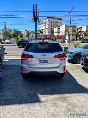 2014 Kia Sorento — foto 7 / 9