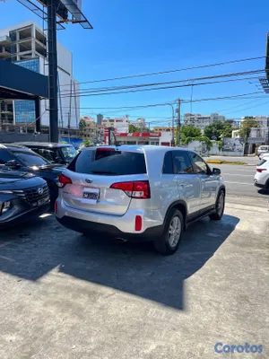 2014 Kia Sorento — foto 8 / 9
