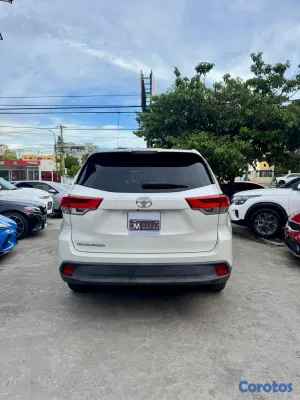 2019 Toyota Highlander — foto 7 / 10