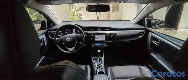 2015 Toyota Corolla — foto 8 / 16