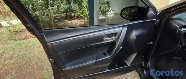 2015 Toyota Corolla — foto 9 / 16