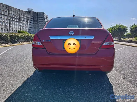 2008 Nissan Tiida — foto 2 / 8