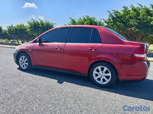 2008 Nissan Tiida — foto 4 / 8