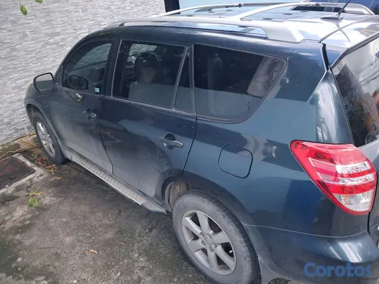 2011 Toyota Rav-4 — foto 4 / 7