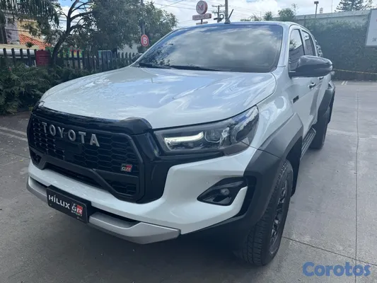 2025 Toyota Hilux