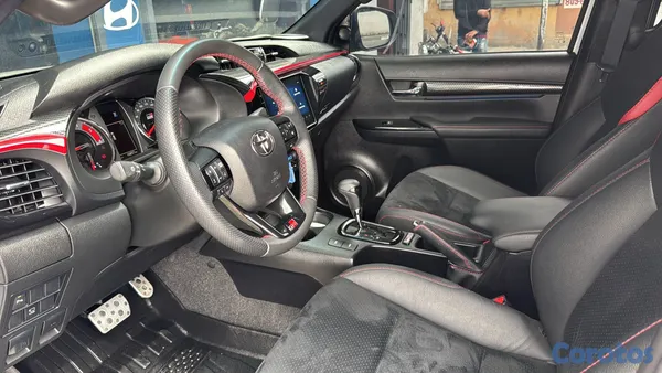 2025 Toyota Hilux — foto 7 / 11