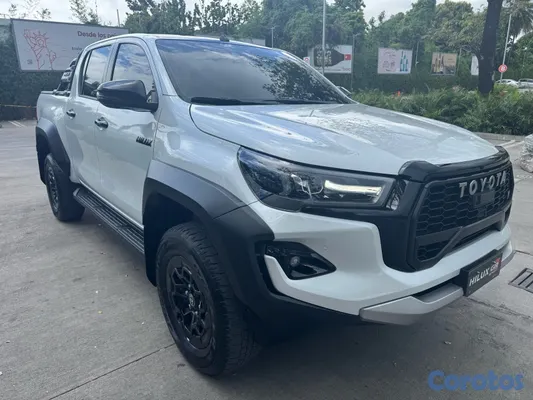 2025 Toyota Hilux — foto 9 / 11