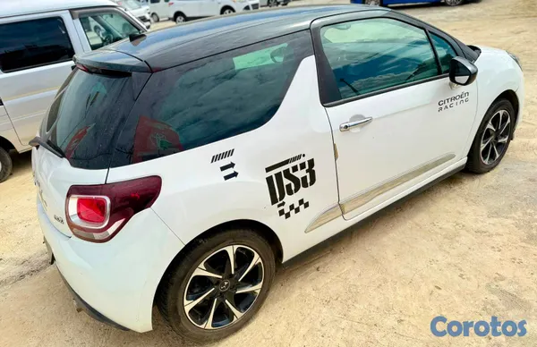 2019 Citroën DS3 — foto 2 / 8