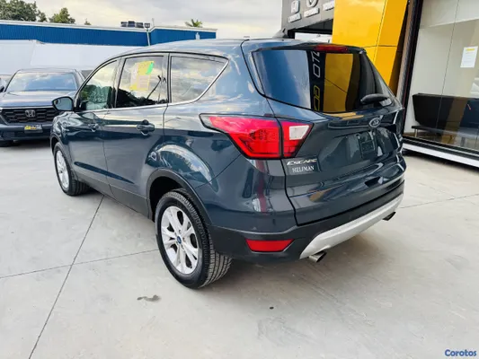 2019 Ford Escape — foto 5 / 10
