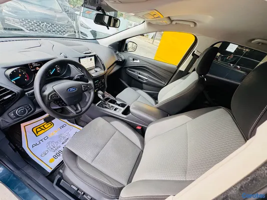 2019 Ford Escape — foto 6 / 10