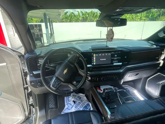 2023 Chevrolet Silverado — foto 8 / 10