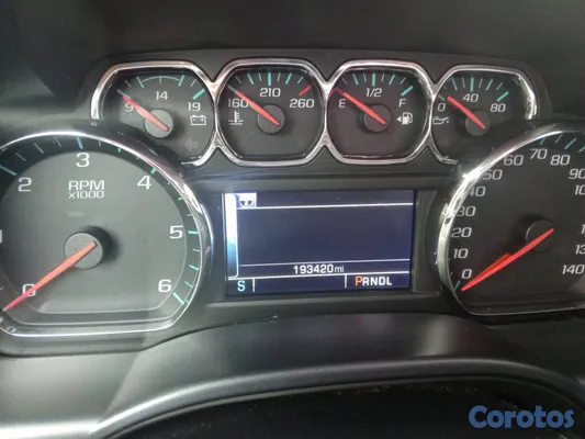 2017 Chevrolet Silverado — foto 5 / 8