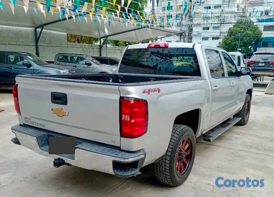 2017 Chevrolet Silverado — foto 8 / 8
