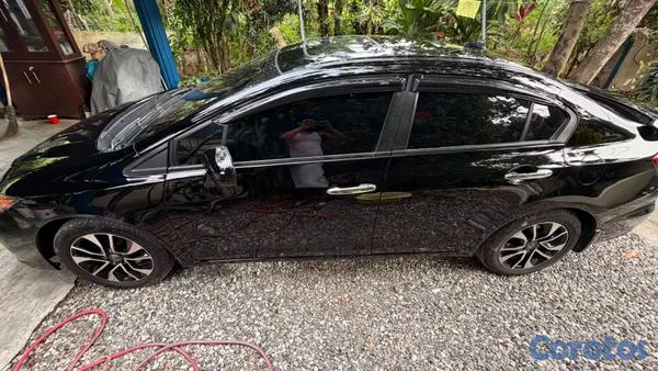 2015 Honda Civic — foto 6 / 14
