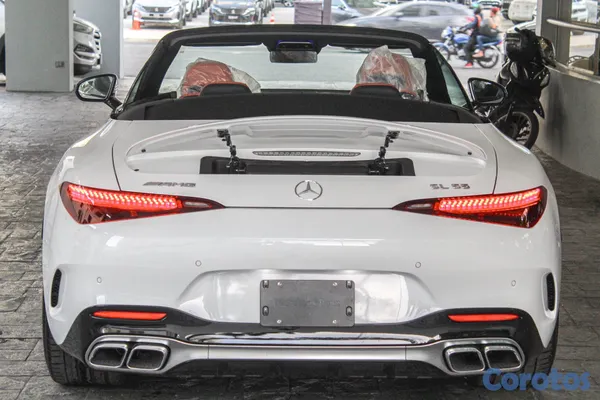 2026 Mercedes-Benz Clase SL 55-AMG — foto 13 / 18