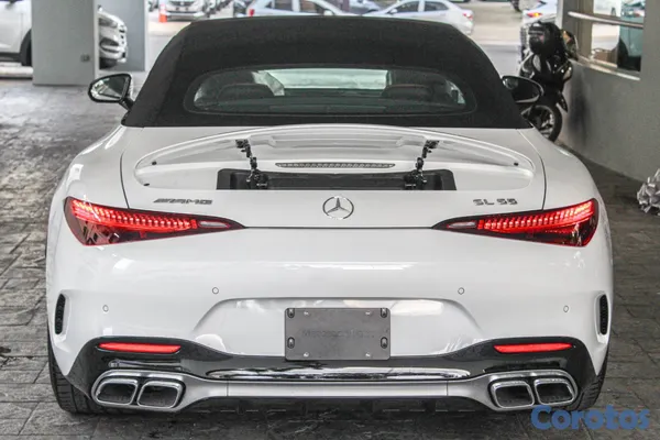 2026 Mercedes-Benz Clase SL 55-AMG — foto 15 / 18