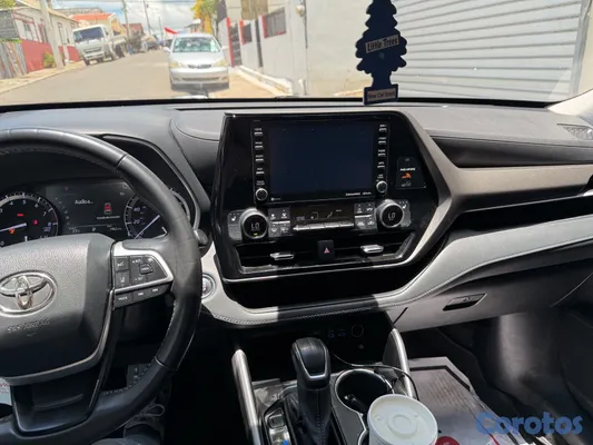 2022 Toyota Highlander — foto 2 / 9