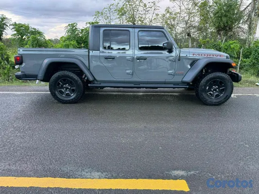 2023 Jeep Gladiator — foto 2 / 7