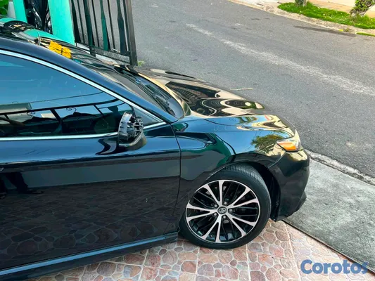 2019 Toyota Camry — foto 3 / 6