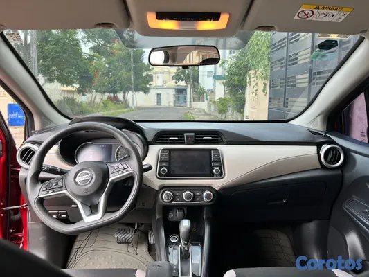 2022 Nissan Versa — foto 7 / 10