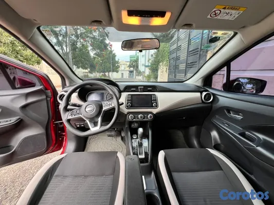2022 Nissan Versa — foto 8 / 10