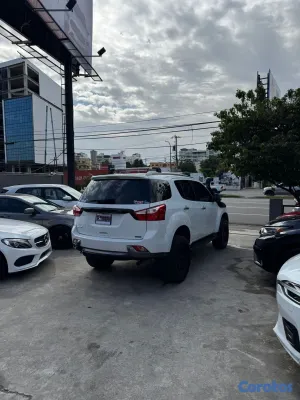 2016 Isuzu Mux — foto 6 / 9