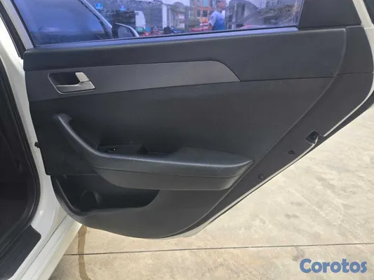2018 Hyundai Sonata — foto 17 / 20