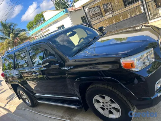 2014 Toyota 4 Runner — foto 2 / 7