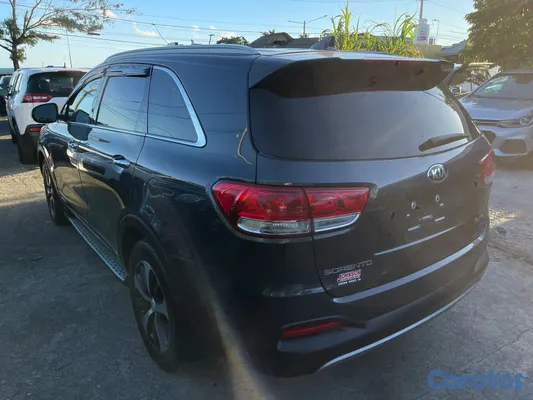 2017 Kia Sorento — foto 4 / 8