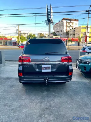 2020 Toyota Land Cruiser — foto 6 / 14