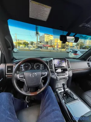 2020 Toyota Land Cruiser — foto 12 / 14