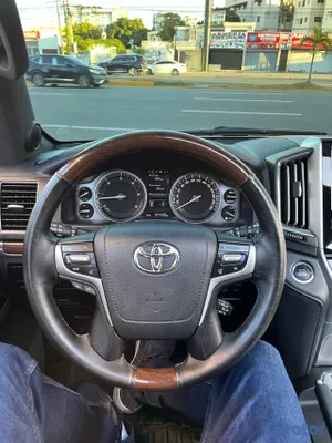 2020 Toyota Land Cruiser — foto 13 / 14