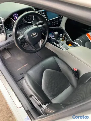2018 Toyota Camry — foto 17 / 20