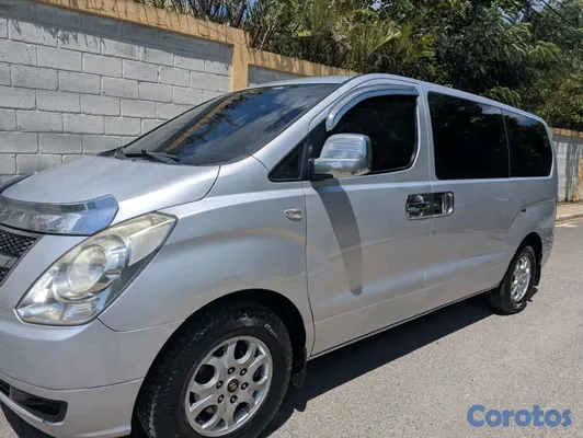 2010 Hyundai Starex — foto 3 / 5