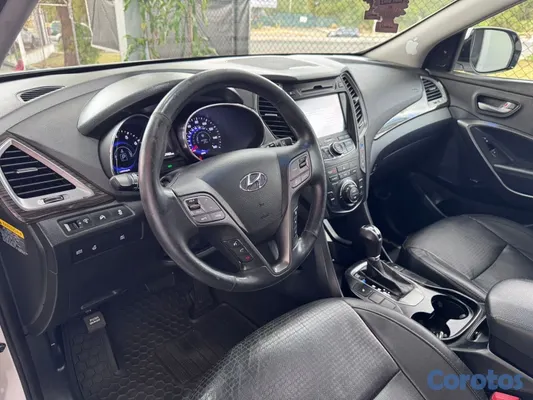 2013 Hyundai Santa Fe — foto 9 / 11