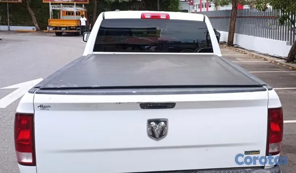 2013 Dodge Ram — foto 2 / 7