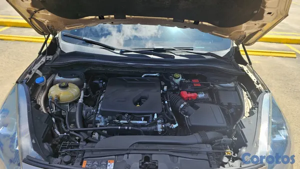 2020 Ford Escape — foto 6 / 10